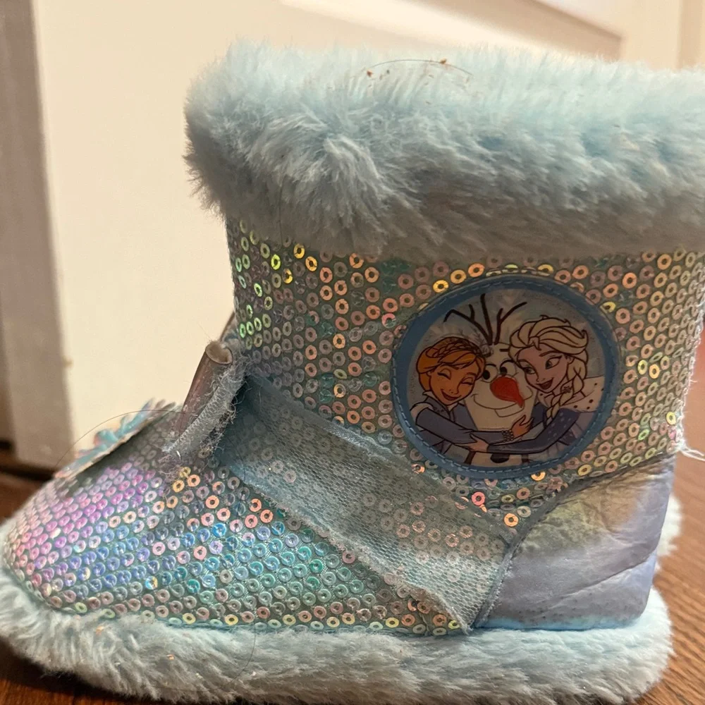 Disney Light Blue Sequin Mittens with Holographic Bow and Snowflake